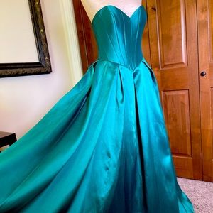 Emerald Green Evening Gown, Prom Dress, Formal